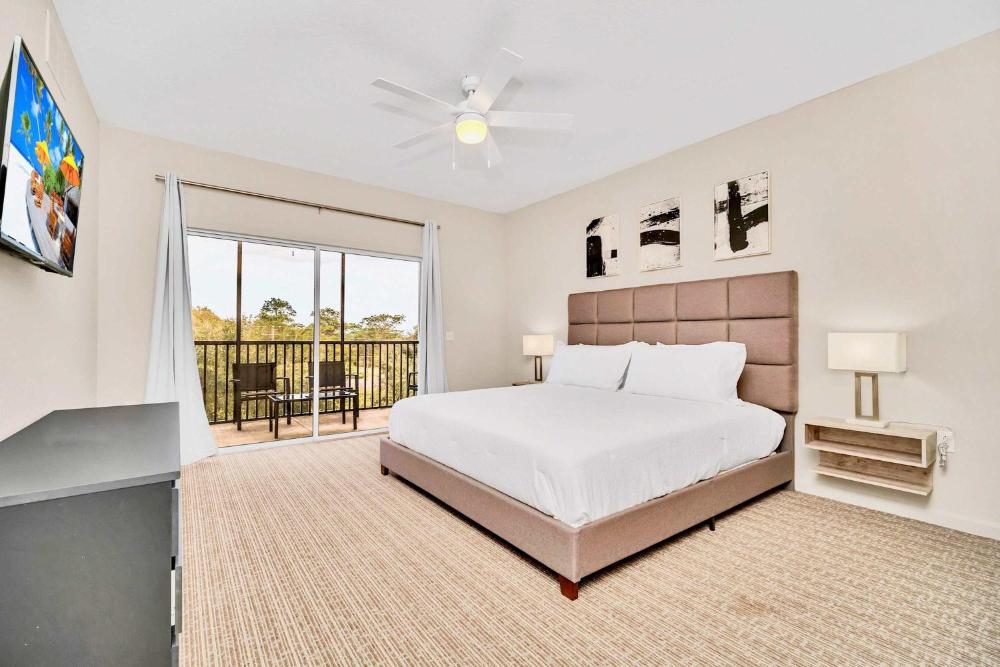 Upstay Condo with Outdoor Pool & Sauna
